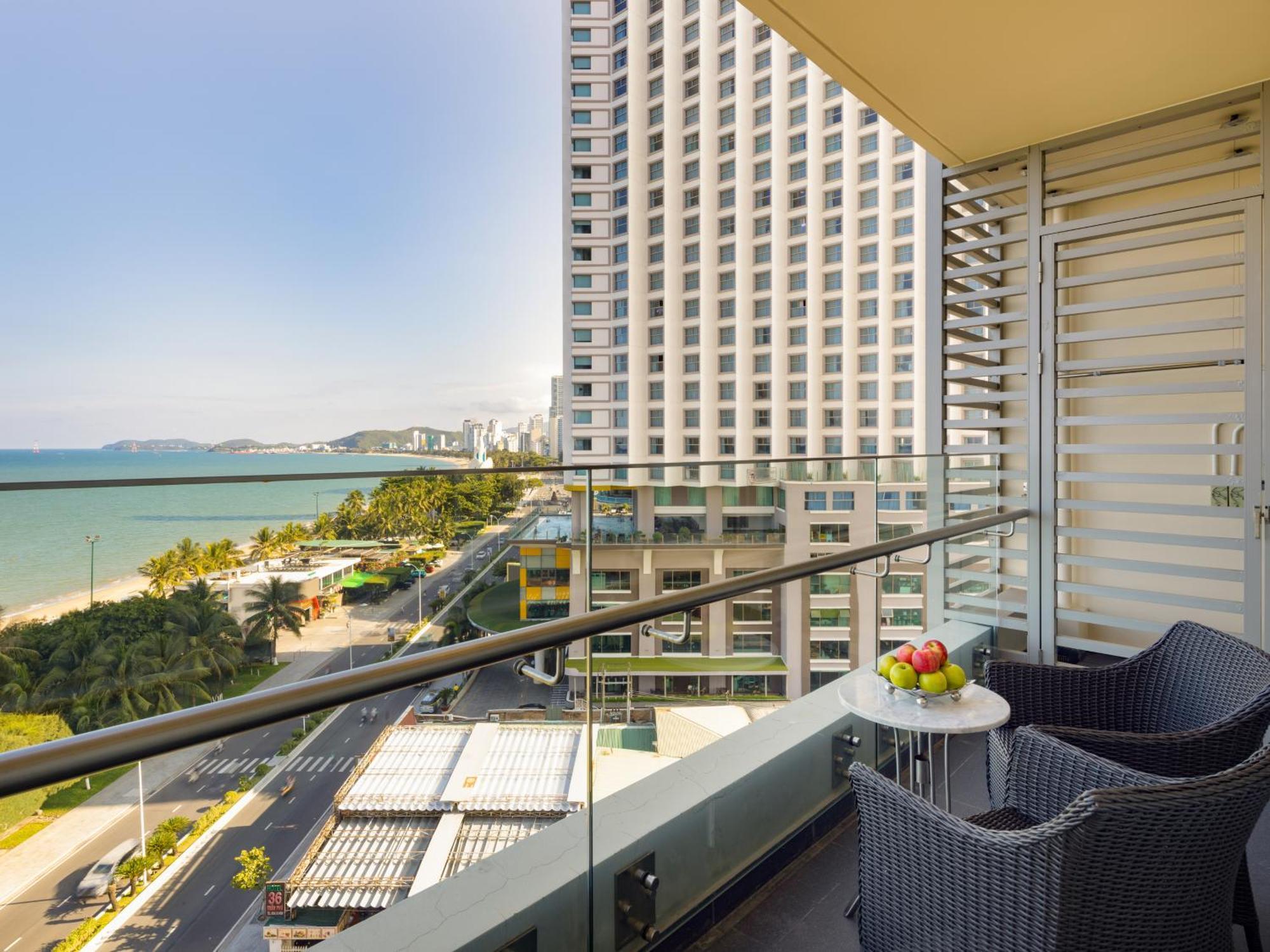 The Costa Nha Trang Residences Exteriör bild